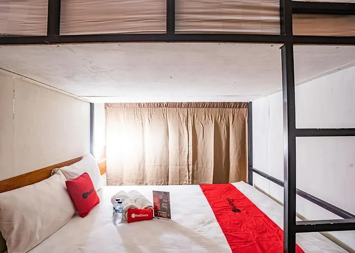 Reddoorz Hostel Near Sanur Beach Harbour ホステル バリ島