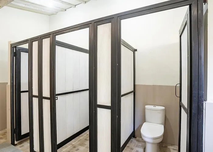ホステル Reddoorz Hostel Near Sanur Beach Harbour バリ島