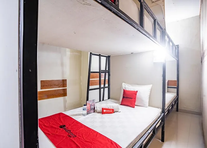 ホステル Reddoorz Hostel Near Sanur Beach Harbour