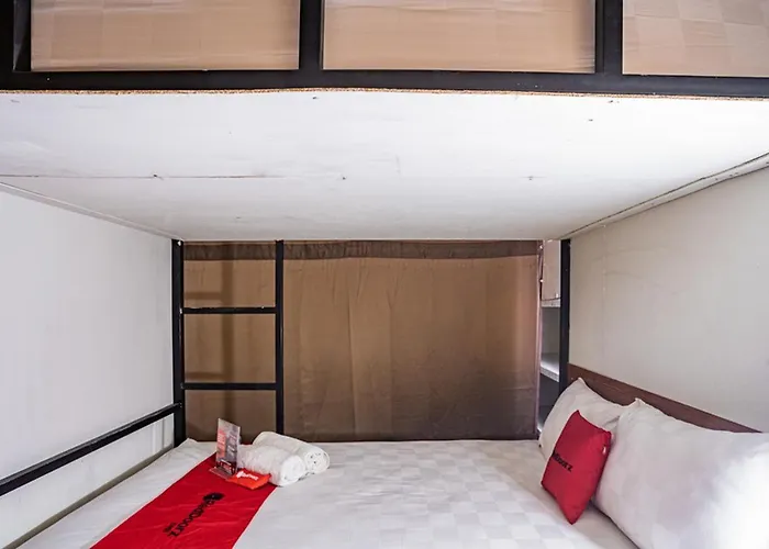 ホステル Reddoorz Hostel Near Sanur Beach Harbour